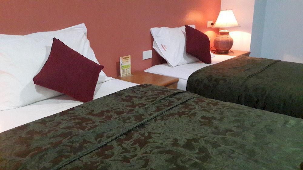 Silla Patong Hostel Luaran gambar
