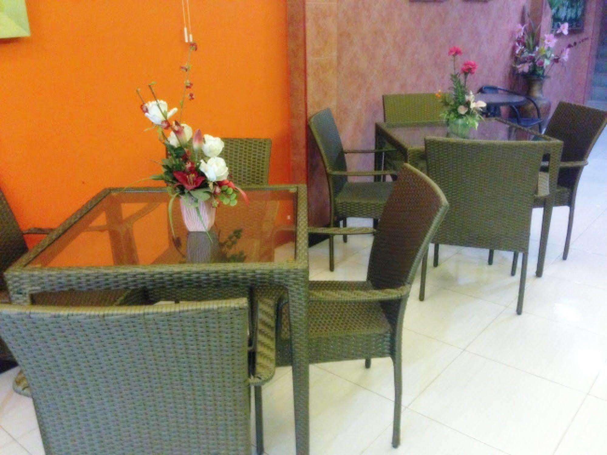 Silla Patong Hostel Luaran gambar