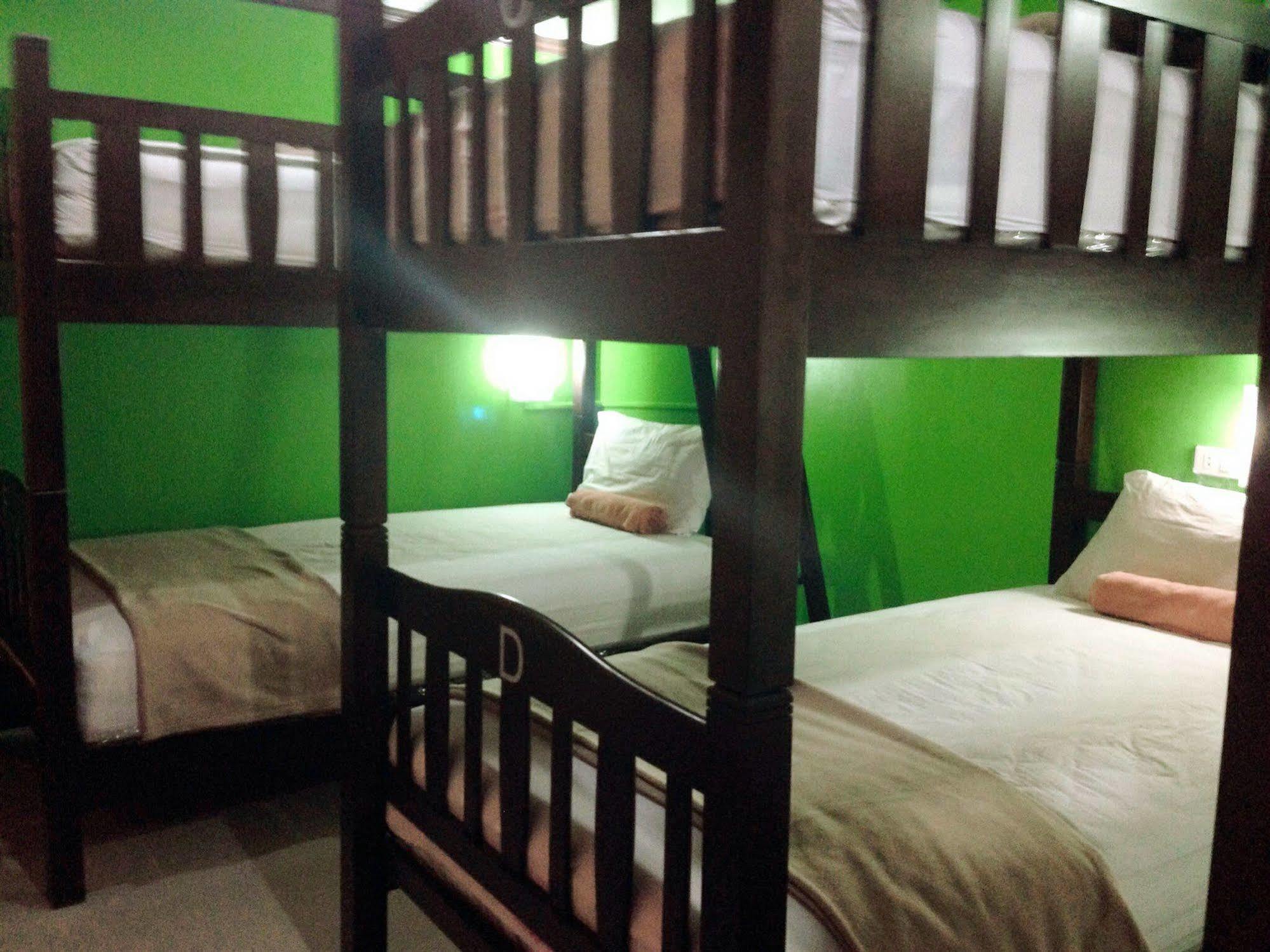 Silla Patong Hostel Luaran gambar