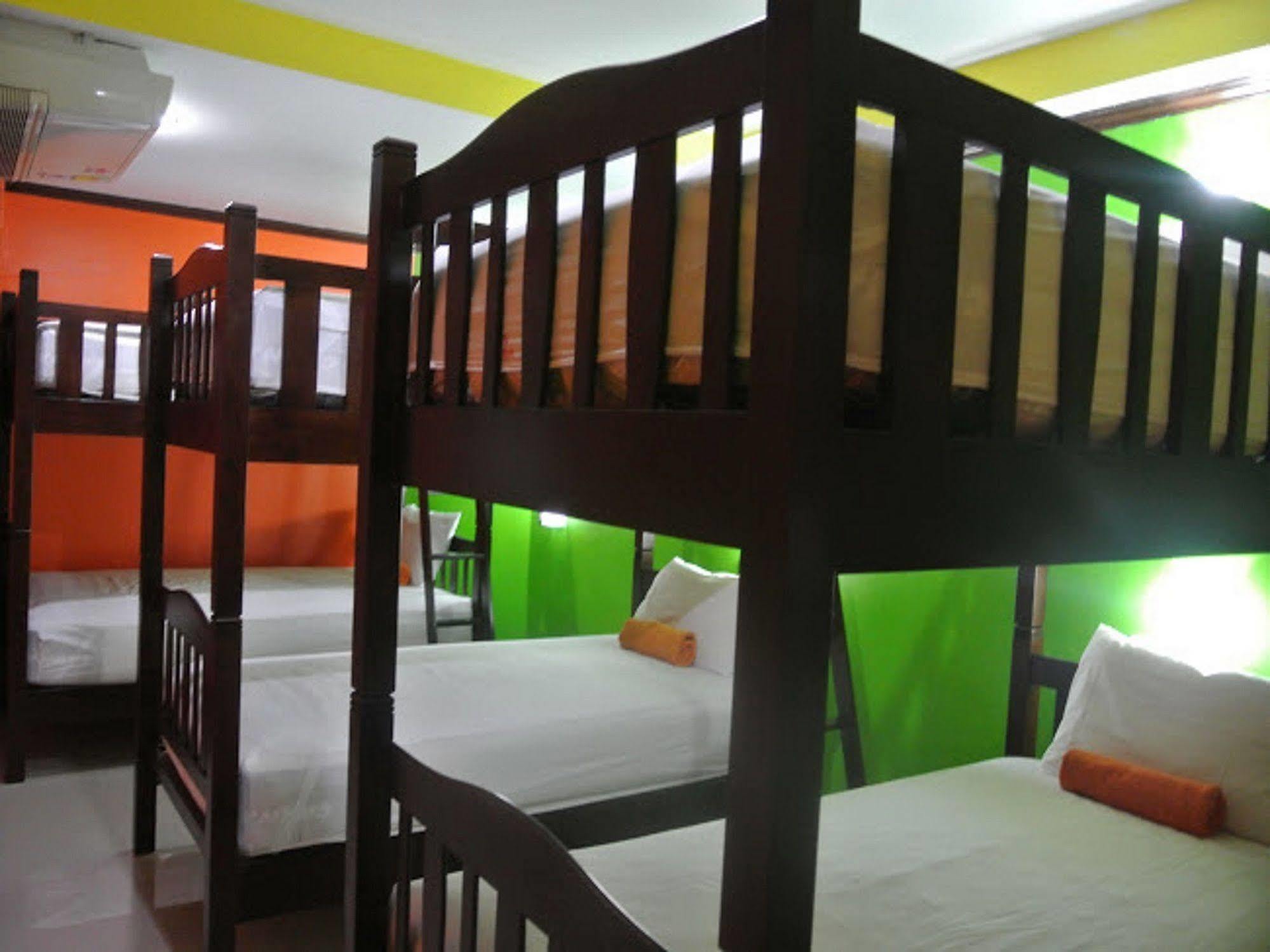 Silla Patong Hostel Luaran gambar