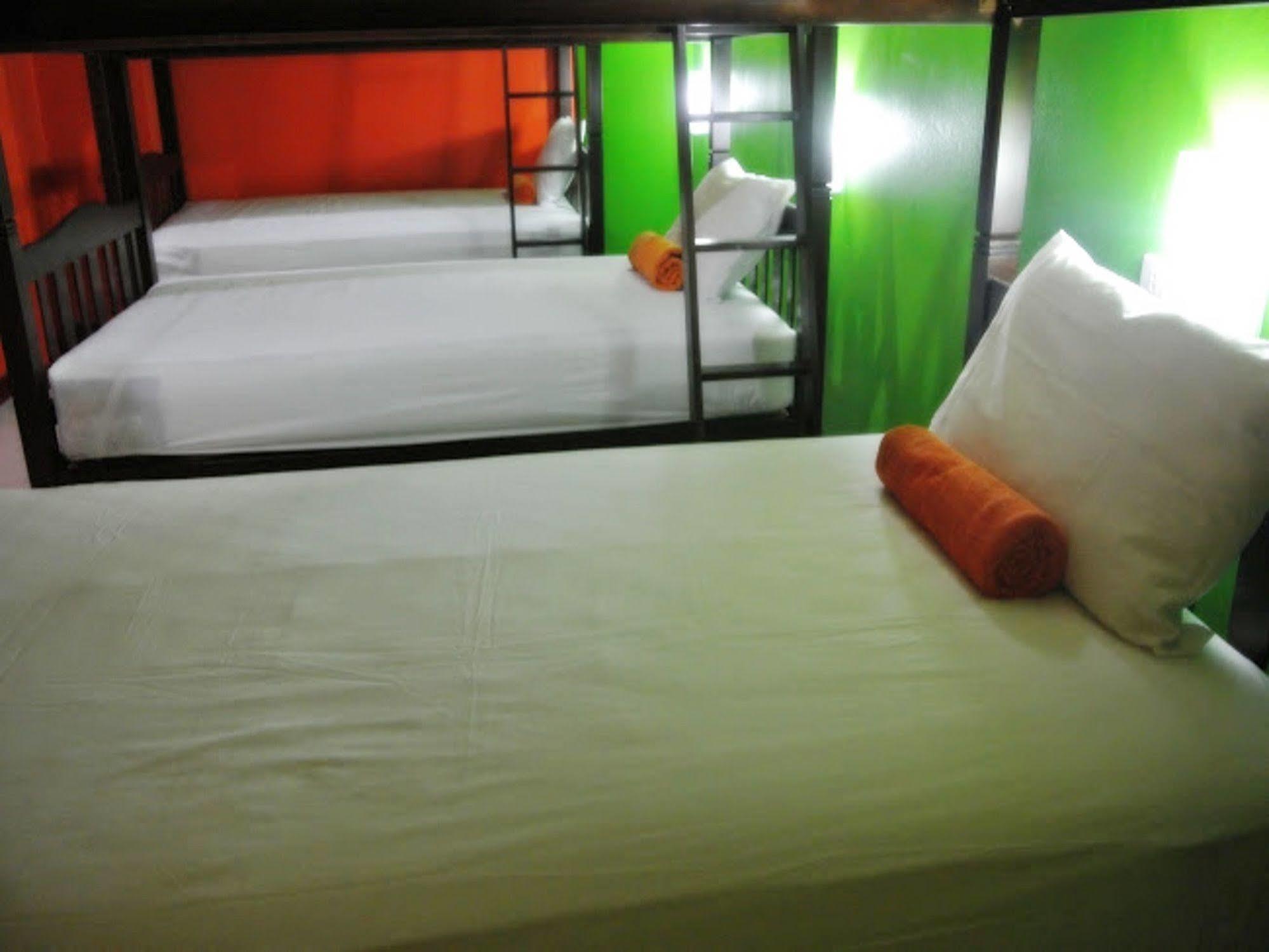 Silla Patong Hostel Luaran gambar