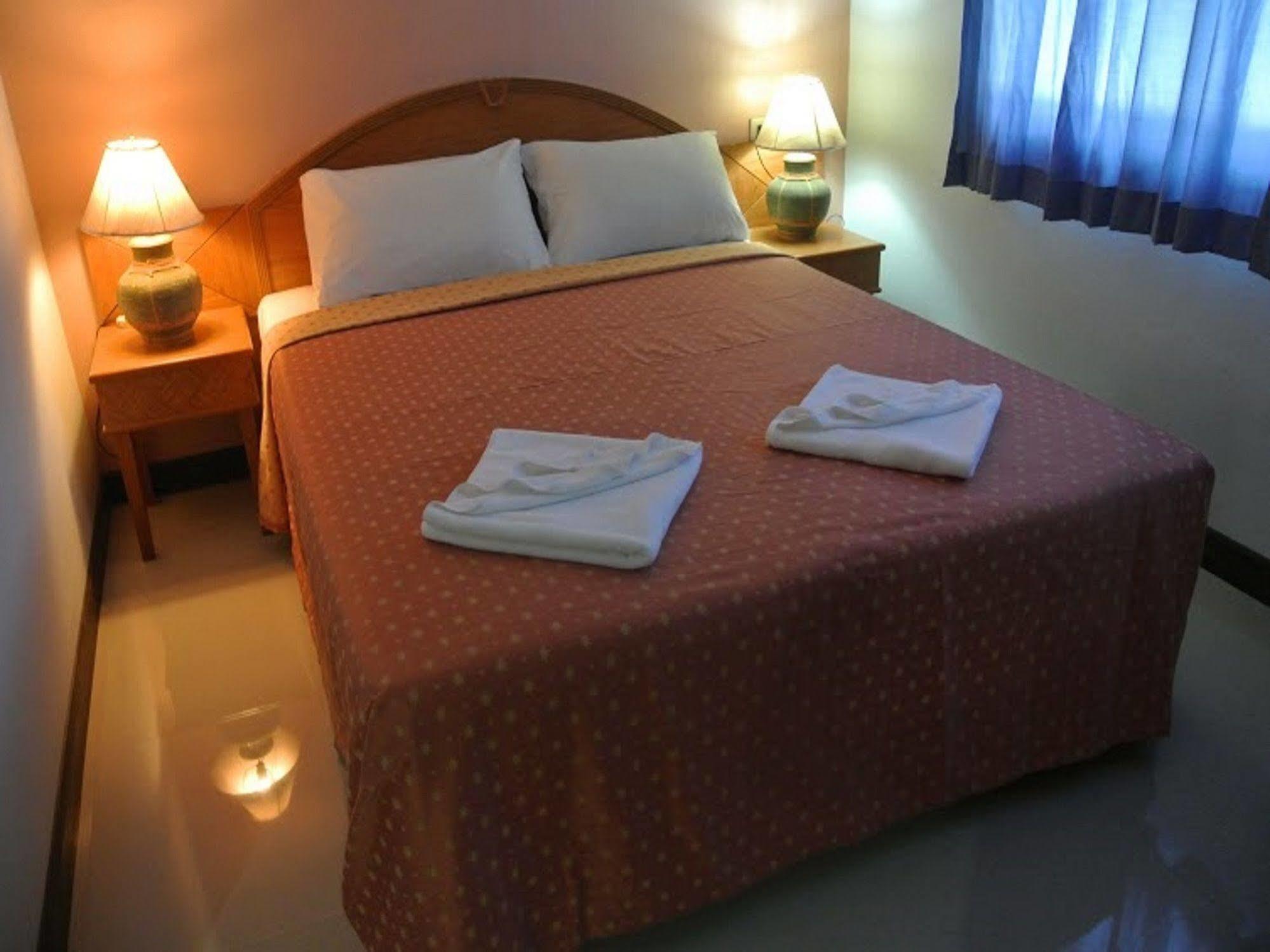 Silla Patong Hostel Luaran gambar