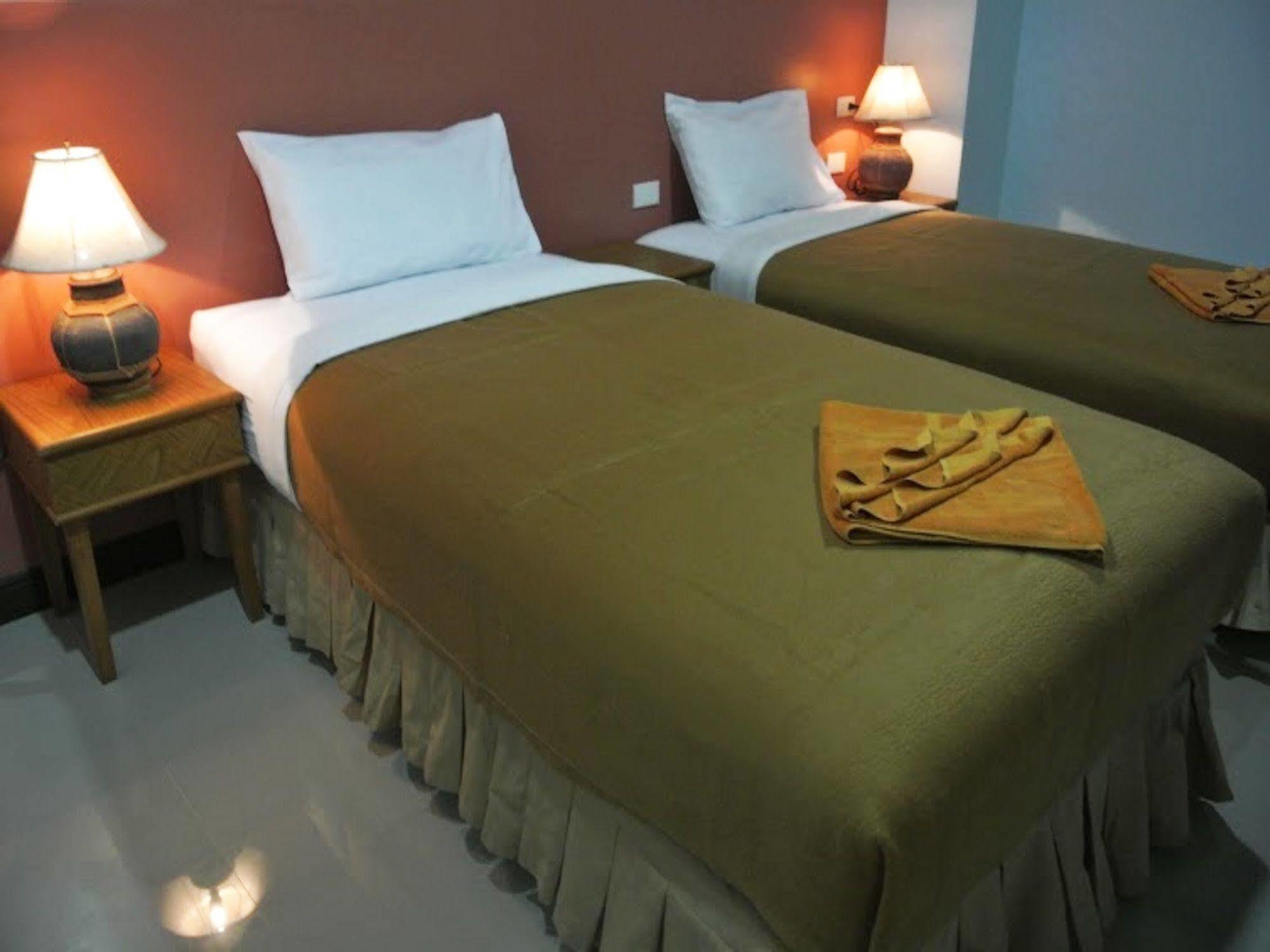 Silla Patong Hostel Luaran gambar