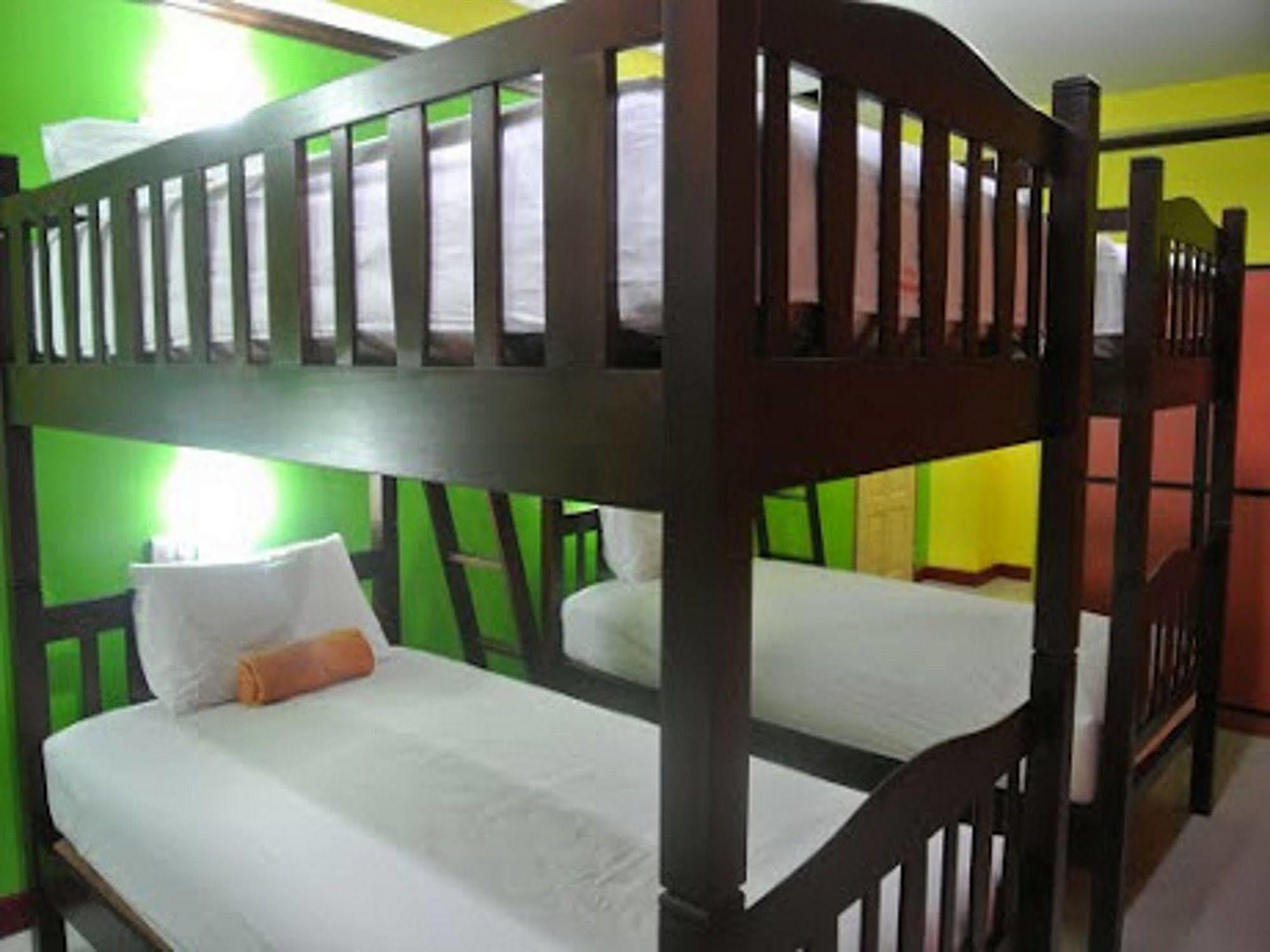 Silla Patong Hostel Luaran gambar