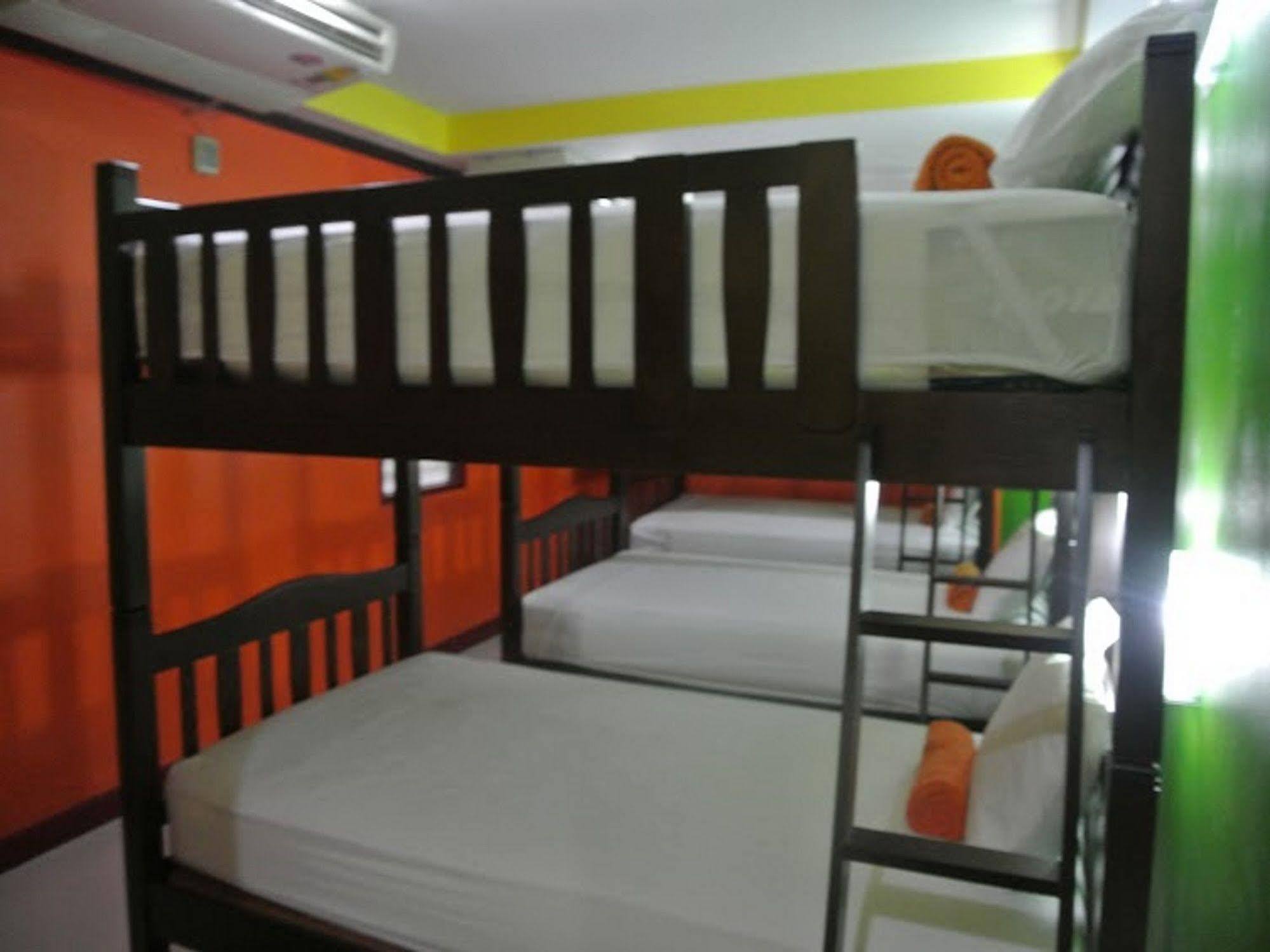 Silla Patong Hostel Luaran gambar