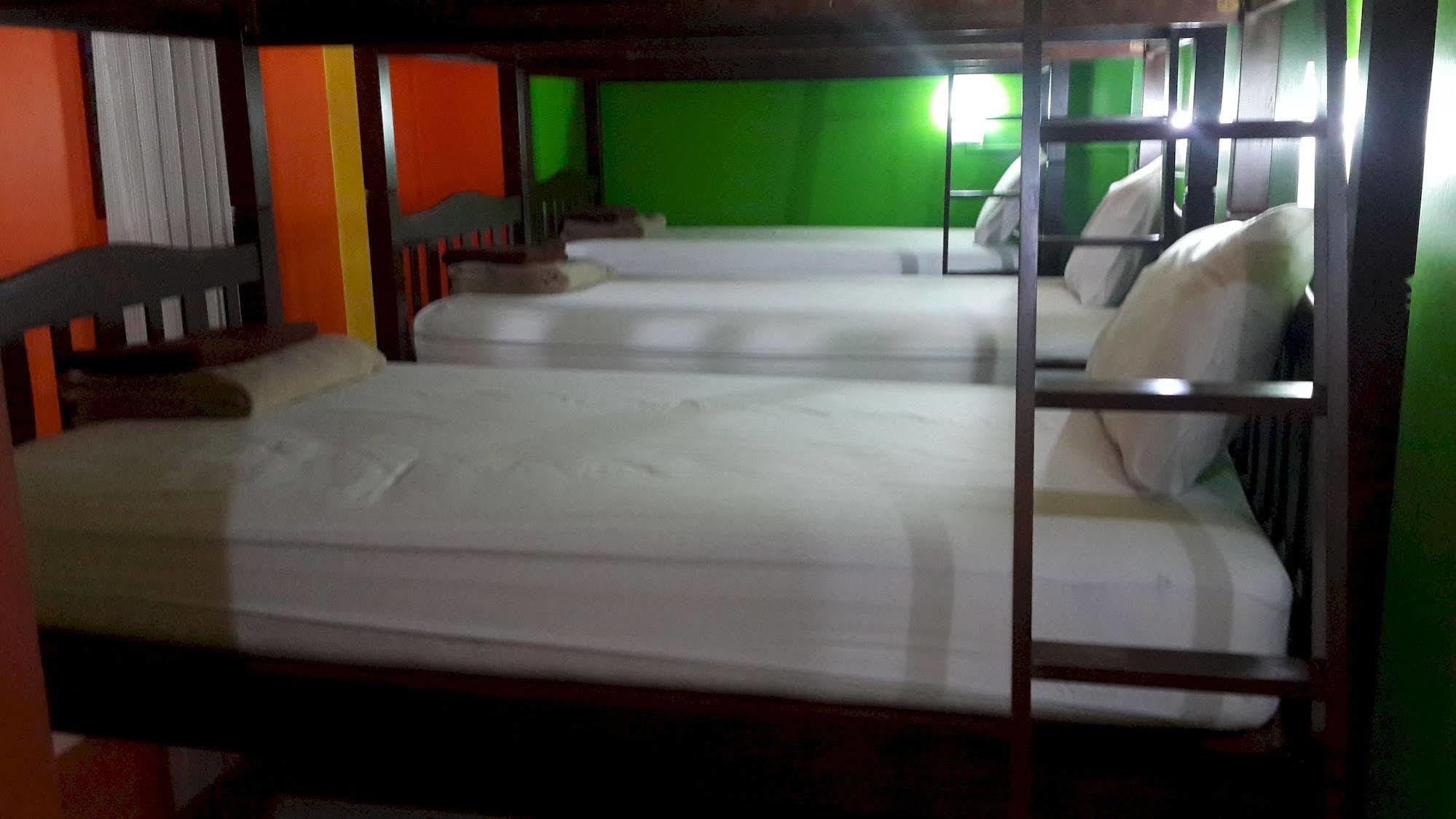 Silla Patong Hostel Luaran gambar