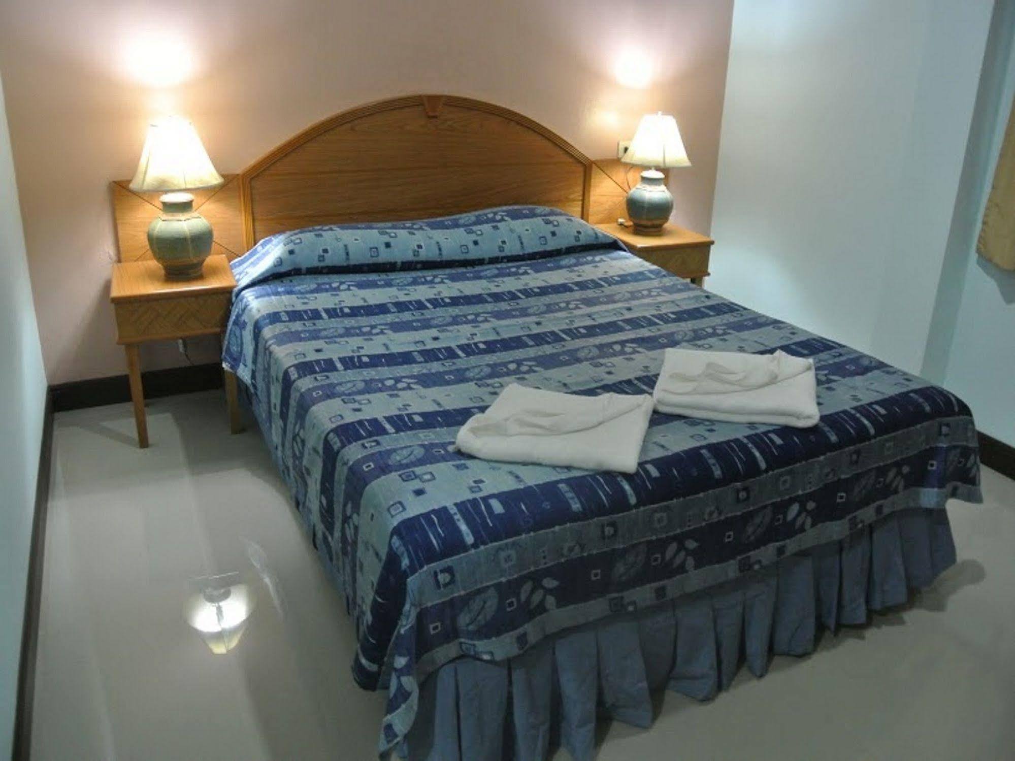 Silla Patong Hostel Luaran gambar