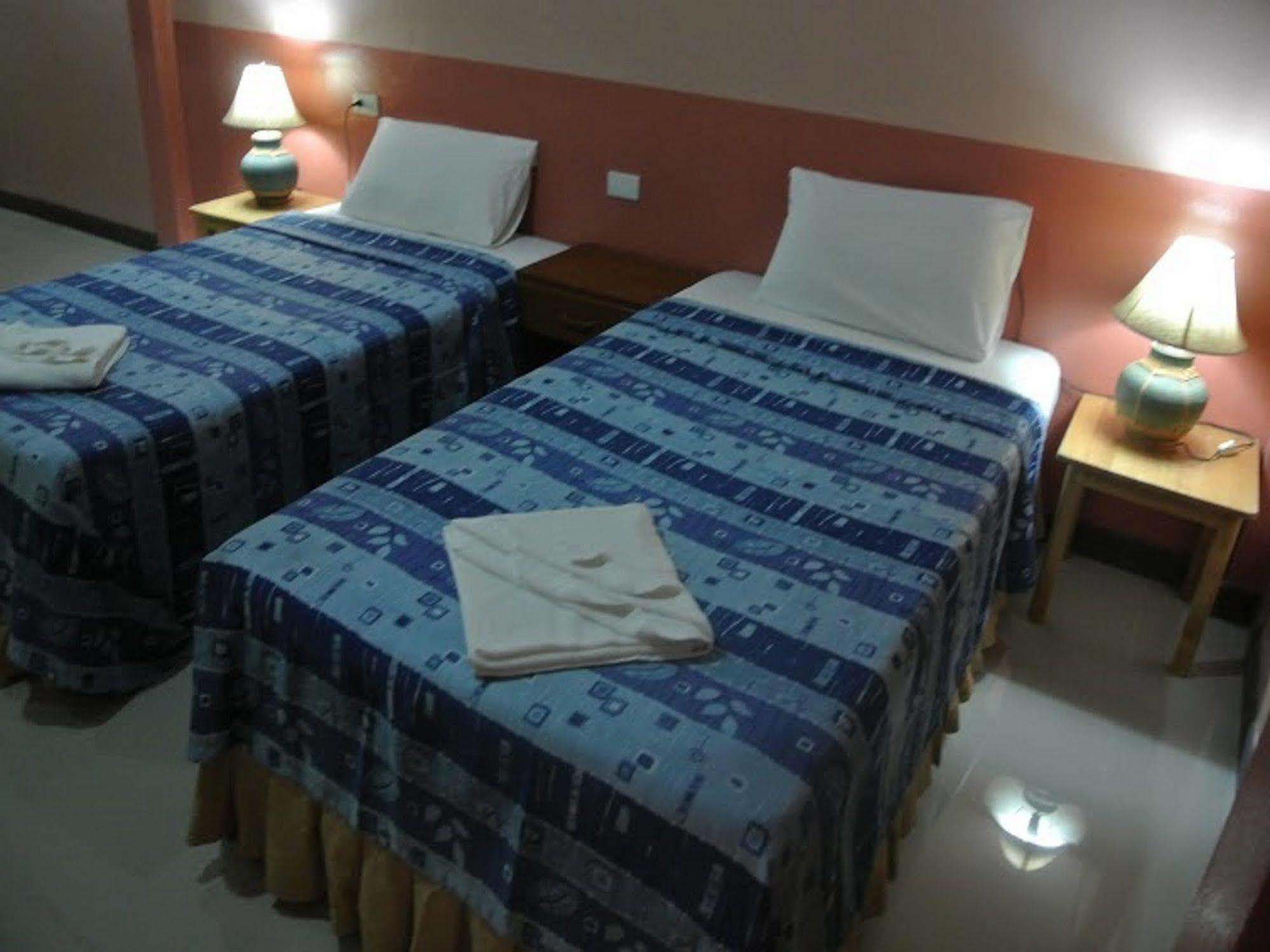 Silla Patong Hostel Luaran gambar